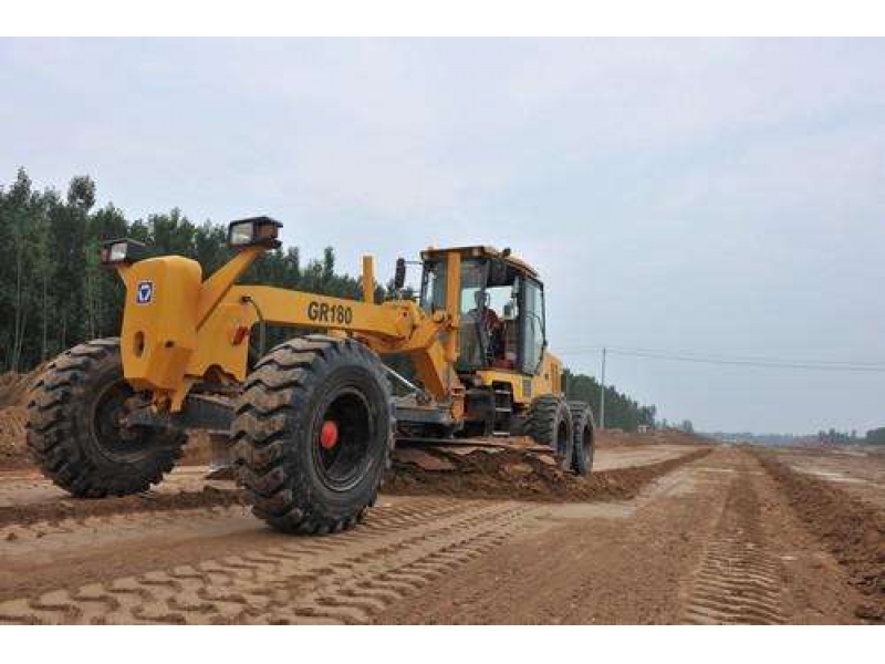 1xbet（中国）租赁平地机在蒙华铁路施工